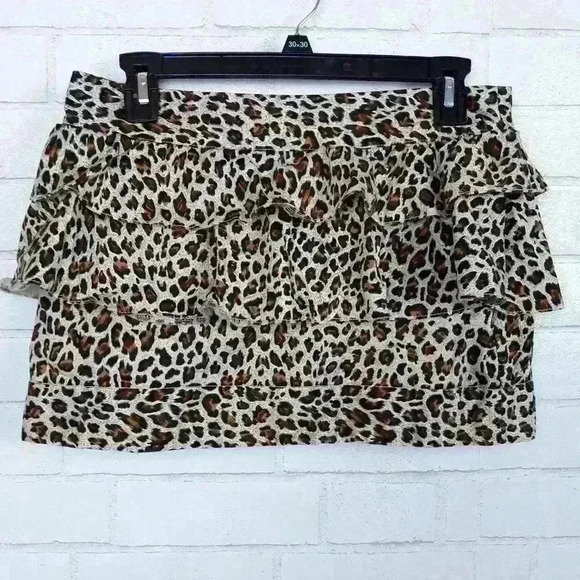 Leopard print ruffle mini skirt - Picture 1 of 6